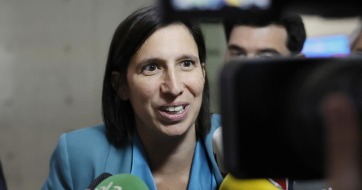 Elly Schlein gentile, destra cafona: i salotti rossi sono rimasti ai luoghi comuni Elly Schlein gentile, destra cafona: i salotti rossi sono rimasti ai luoghi comuni