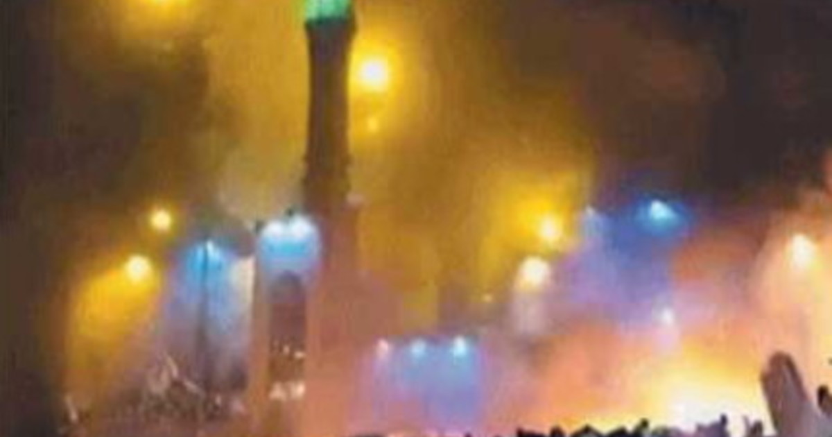 Iran, moschee a fuoco e spari sulla folla: la rivolta deflagra