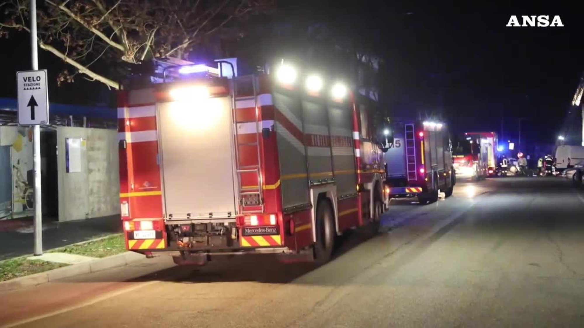 Incendio al grattacielo di Ferrara, evacuate circa 200 persone | Libero ...