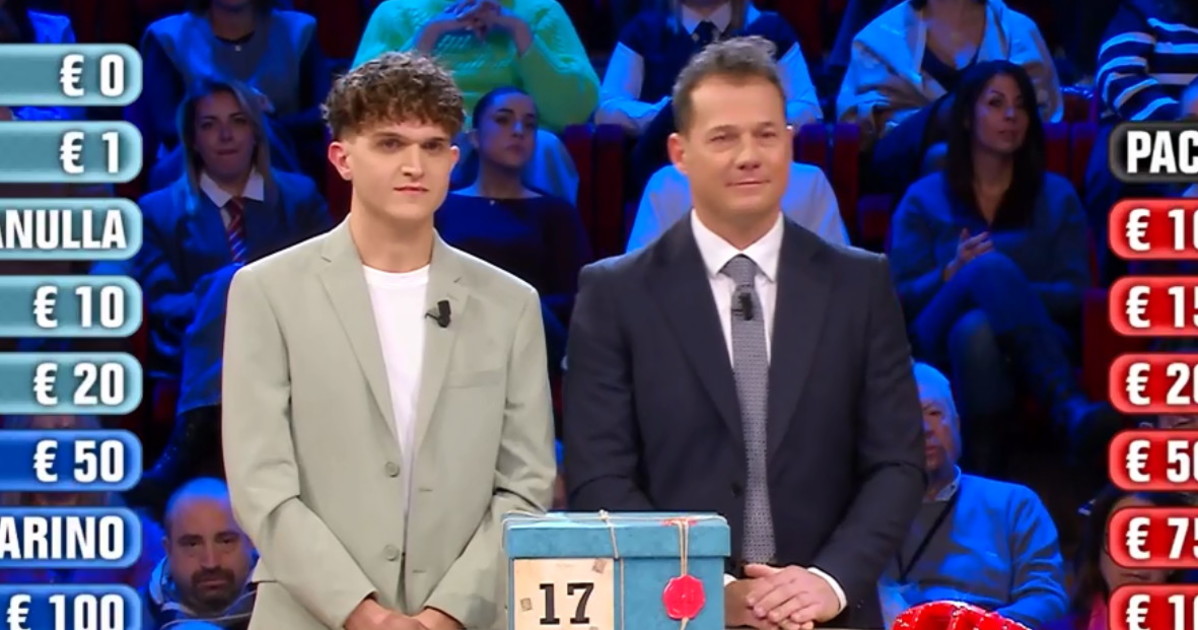 Affari Tuoi, "usano un suv": valanga di commenti su Maurizio