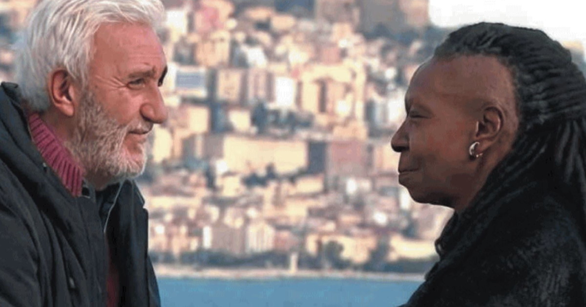 pure whoopi insegue un posto al sole da Liberoquotidiano.it pure whoopi insegue un posto al sole