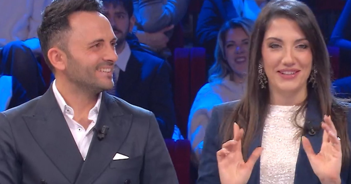 Affari tuoi, Miriam vince: "Partita da ufficio inchieste" Affari tuoi, Miriam vince: "Partita da ufficio inchieste"