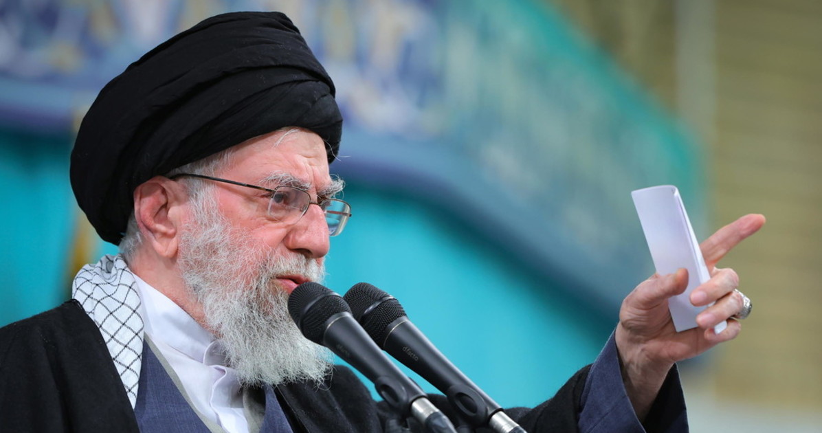 Iran, Khamenei trasferito in uno rifugio sotterraneo: "Possibile attacco dagli Usa"