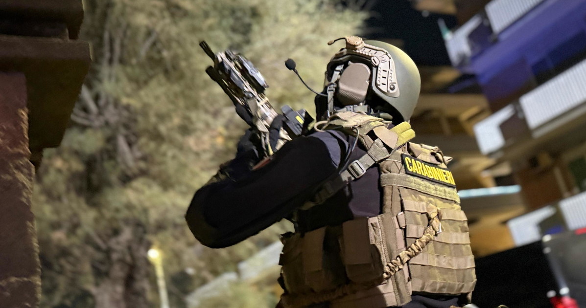 colono armato minaccia carabinieri dall italia una protesta formale da Liberoquotidiano.it colono armato minaccia carabinieri dall italia una protesta formale