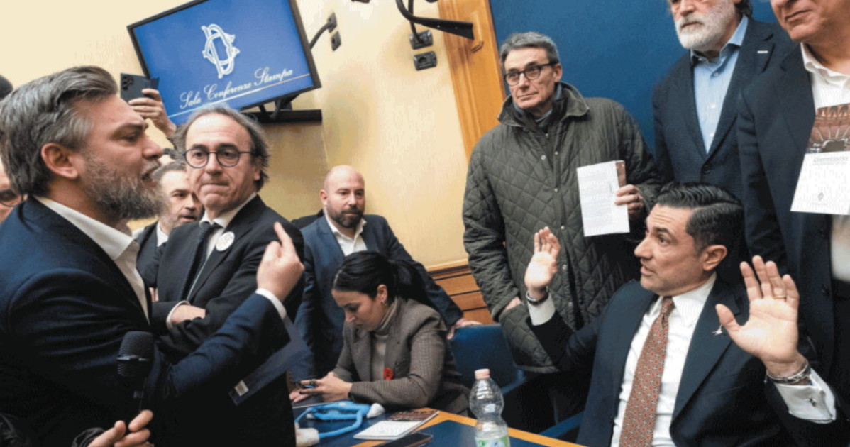 se i maranza rossi bloccano l evento sulla remigrazione da Liberoquotidiano.it se i maranza rossi bloccano l evento sulla remigrazione