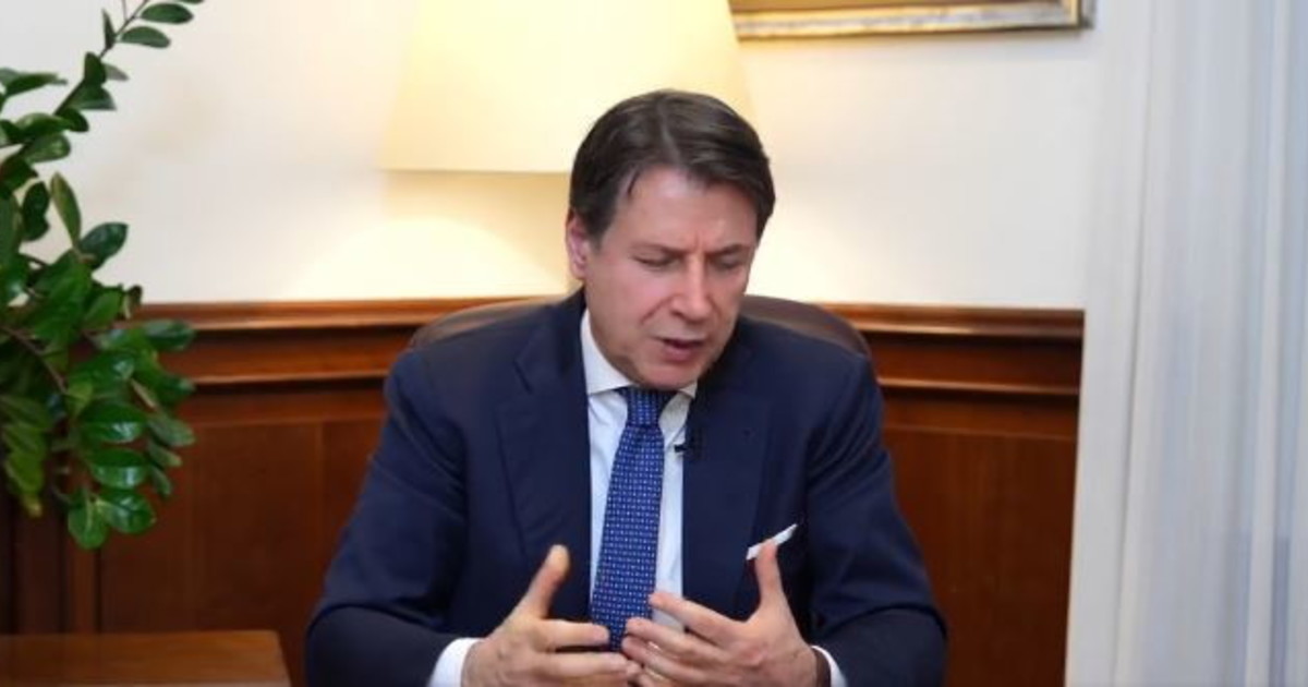 "Perché è andata dai poliziotti?". Conte, il più grave degli insulti a Meloni