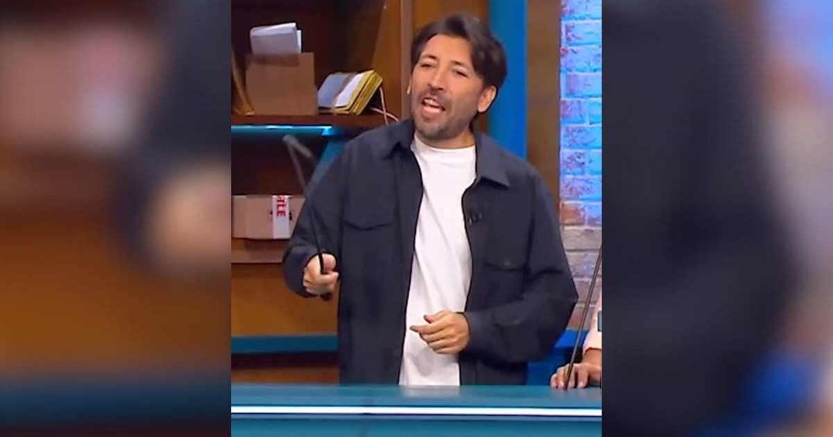 Affari Tuoi, Herbert Ballerina senza freni: "Sono maniaco", è bufera Affari Tuoi, Herbert Ballerina senza freni: "Sono maniaco", è bufera