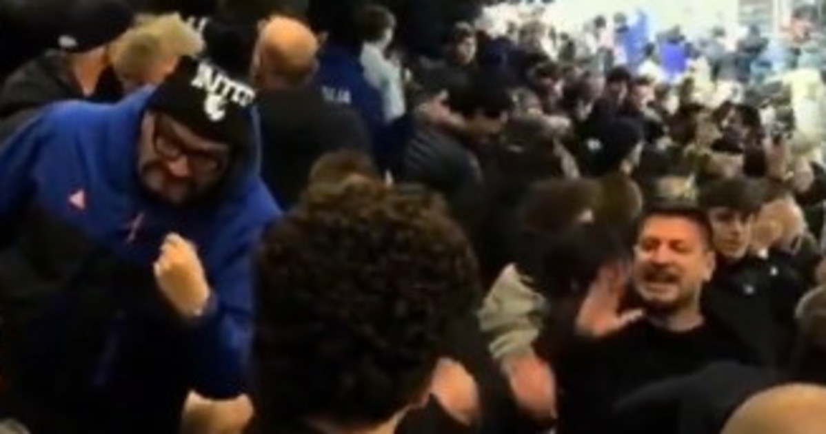 inter juve clamoroso dirigenti bianconeri aggrediti dai tifosi in tribuna da Liberoquotidiano.it inter juve clamoroso dirigenti bianconeri aggrediti dai tifosi in tribuna