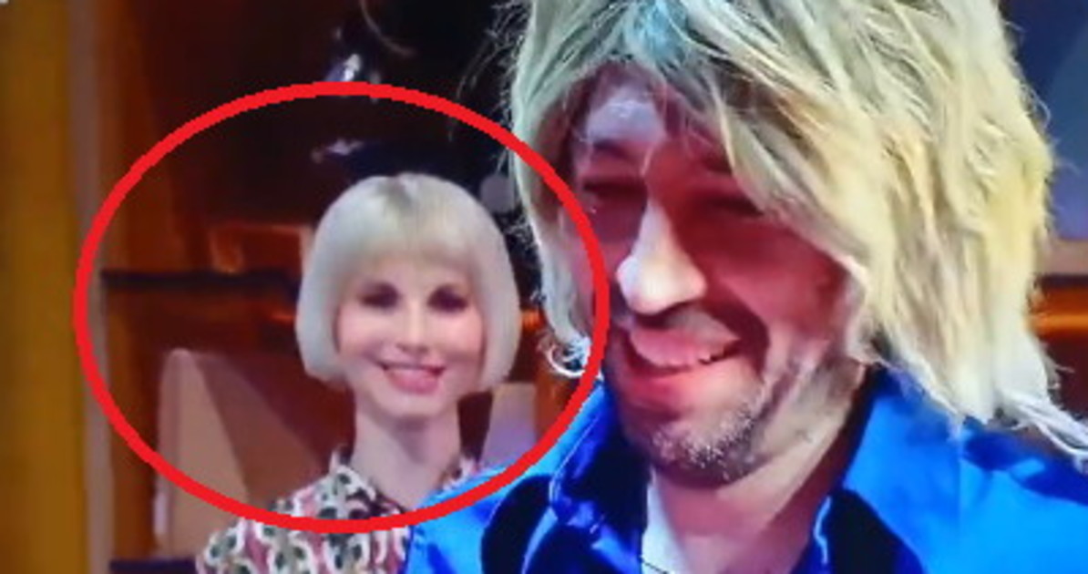 affari tuoi da dove viene la pacchista il dettaglio non sfuggito e la scelta di de martino da Liberoquotidiano.it affari tuoi da dove viene la pacchista il dettaglio non sfuggito e la scelta di de martino