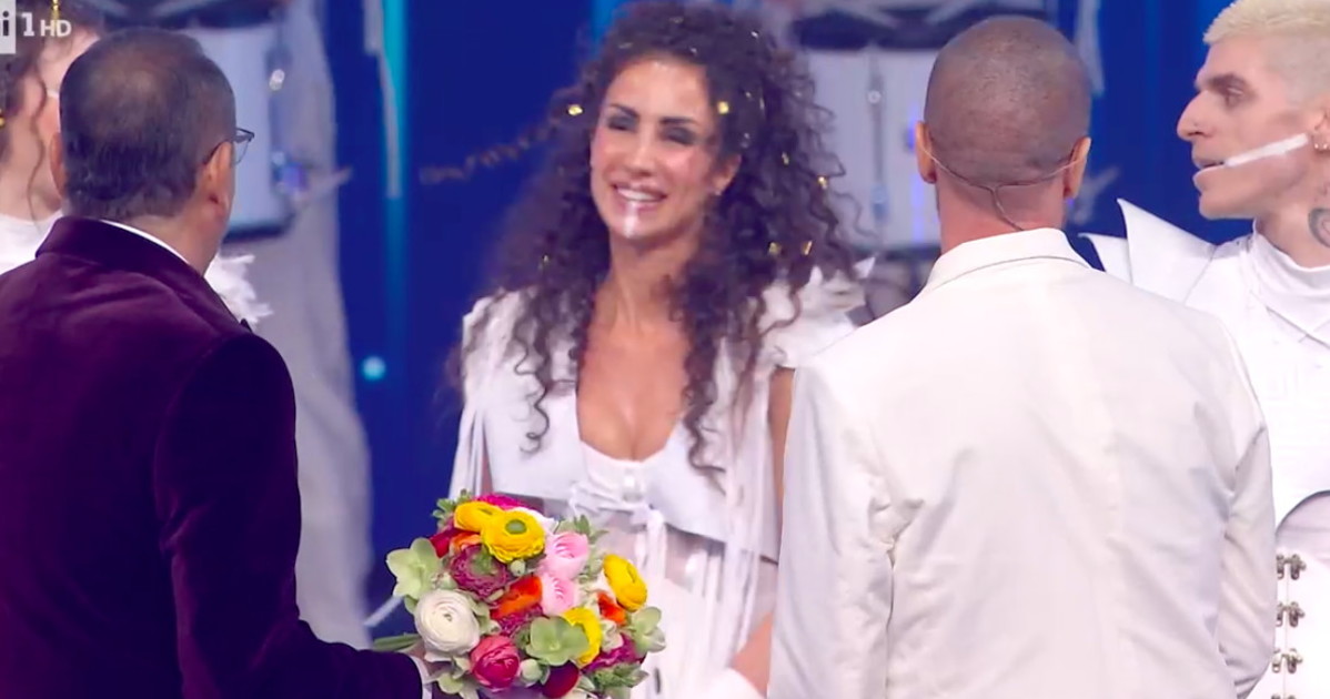 sanremo 2026 dov 232 bianca colpo di scena chi spunta tra i ballerini di raf da Liberoquotidiano.it sanremo 2026 dov 232 bianca colpo di scena chi spunta tra i ballerini di raf