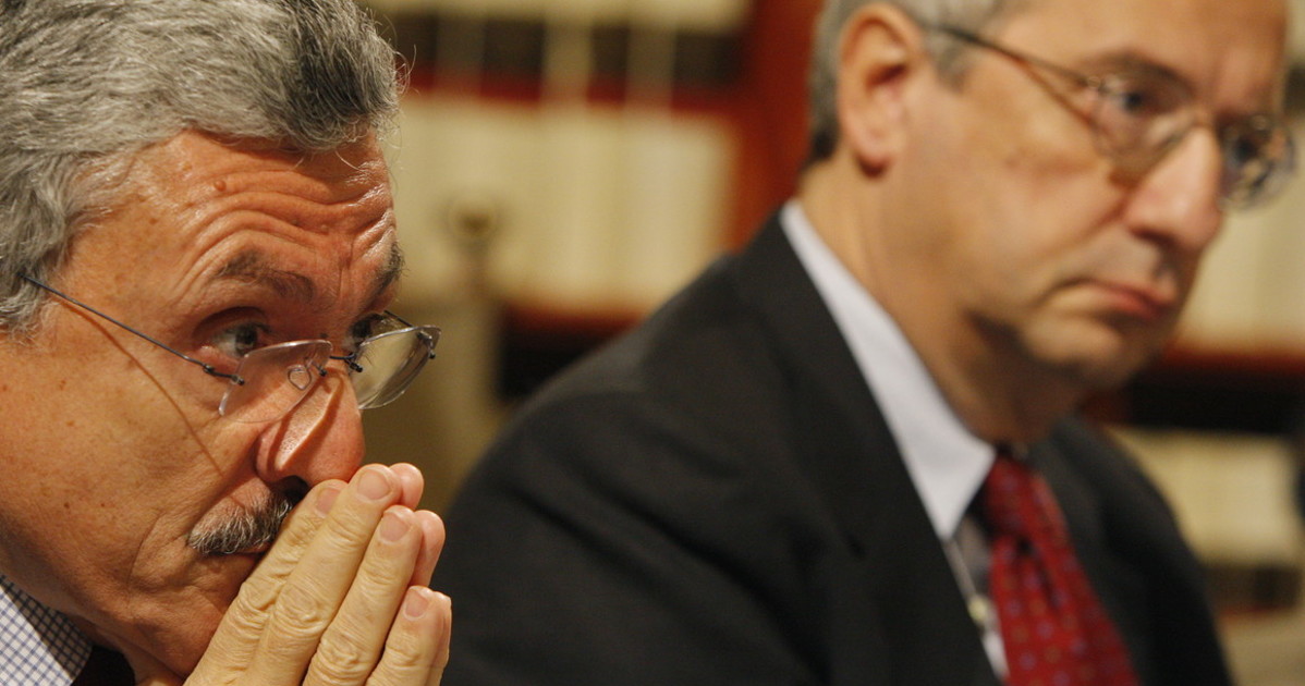 d alema e veltroni si incontrano alla festa comunista finisce male da Liberoquotidiano.it d alema e veltroni si incontrano alla festa comunista finisce male