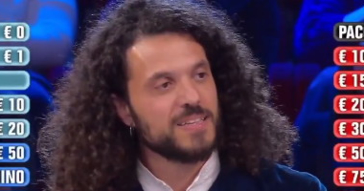 Affari Tuoi, chi è davvero Davide: spunta un video...