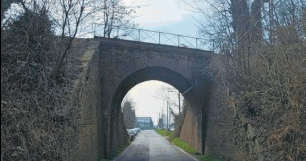 Sassi sulle auto in corsa, choc: chi c