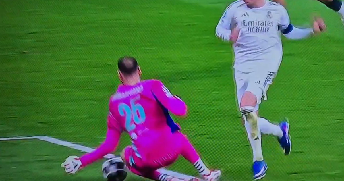 Donnarumma, notte da incubo: la papera che apre la goleada Real