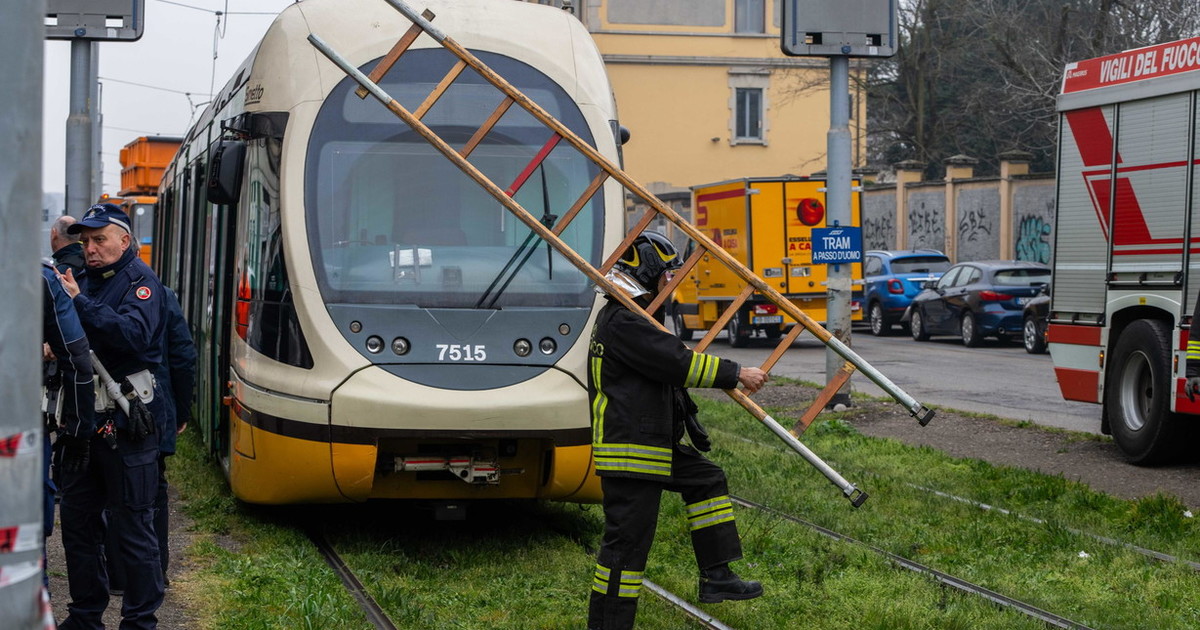 tram deragliato a milano il tranviere non chiam242 la centrale atm da Liberoquotidiano.it tram deragliato a milano il tranviere non chiam242 la centrale atm