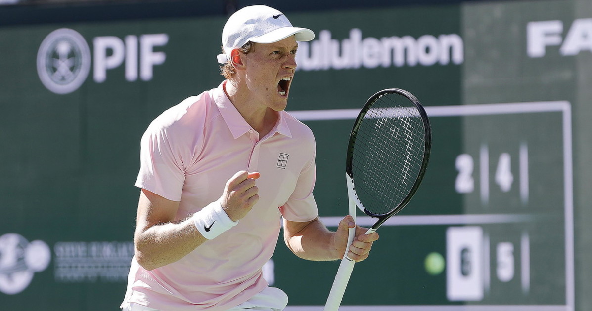 Sinner, Medvedev si confessa a poche ore dalla finale: "Resta migliore di me" Sinner, Medvedev si confessa a poche ore dalla finale: "Resta migliore di me"