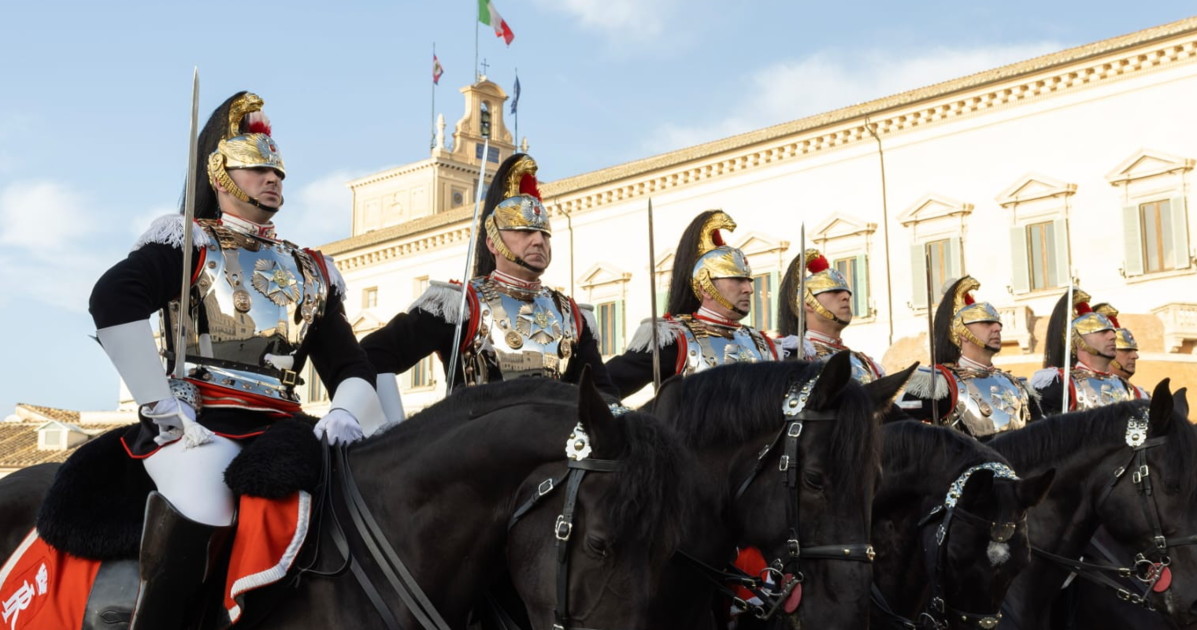 cambio della guardia solenne al palazzo del quirinale in occasione del 165176 anniversario della proclamazione dell unit224 d italia da Liberoquotidiano.it cambio della guardia solenne al palazzo del quirinale in occasione del 165176 anniversario della proclamazione dell unit224 d italia