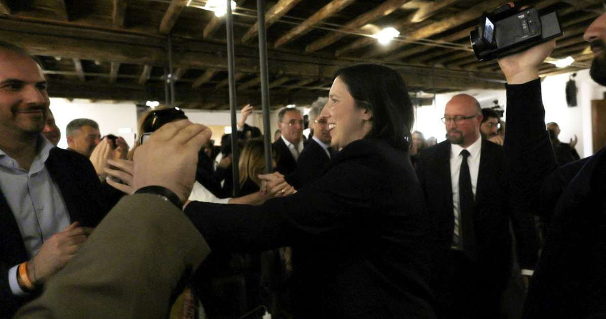 schlein e il referendum festeggiamo in piazza al pd sembra di aver vinto i mondiali da Liberoquotidiano.it schlein e il referendum festeggiamo in piazza al pd sembra di aver vinto i mondiali