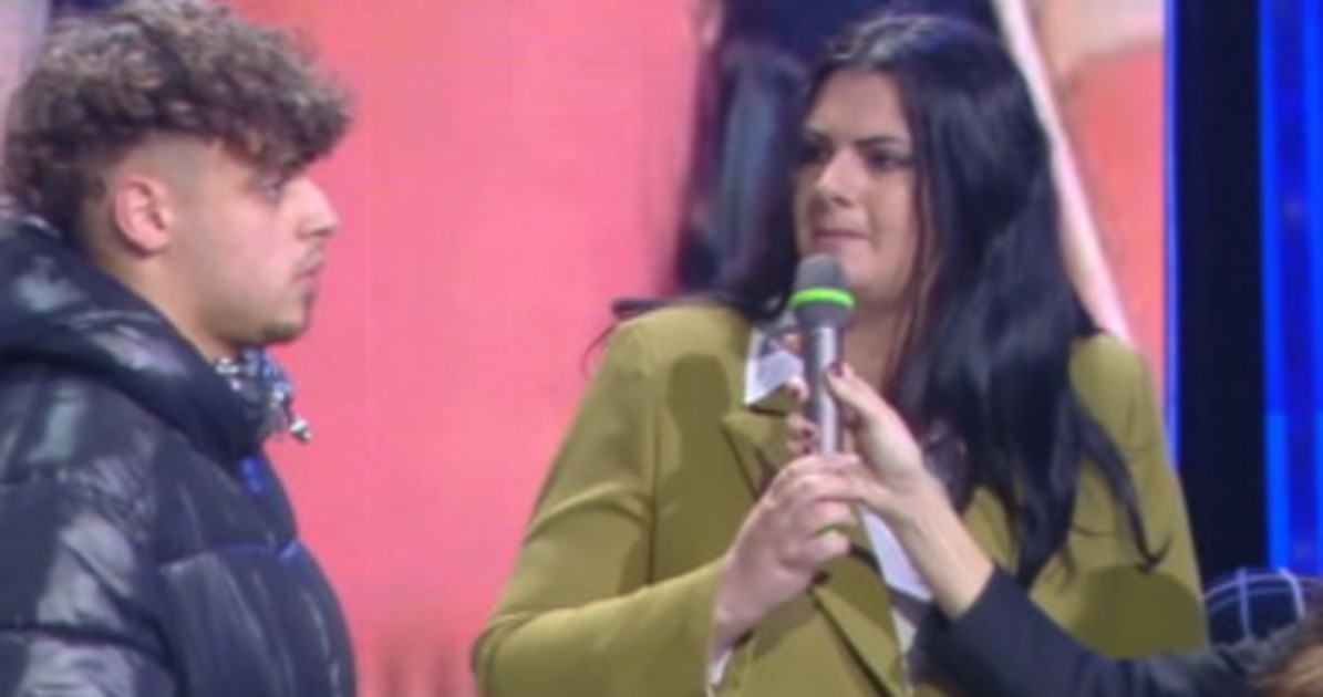 dritto e rovescio rossella umilia i maranza codardi caos in studio da Liberoquotidiano.it dritto e rovescio rossella umilia i maranza codardi caos in studio