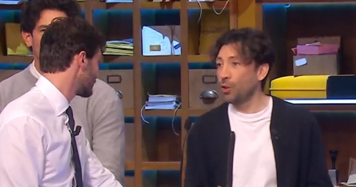 affari tuoi non parte la musica poi l urlo dal pubblico caos in studio da Liberoquotidiano.it affari tuoi non parte la musica poi l urlo dal pubblico caos in studio