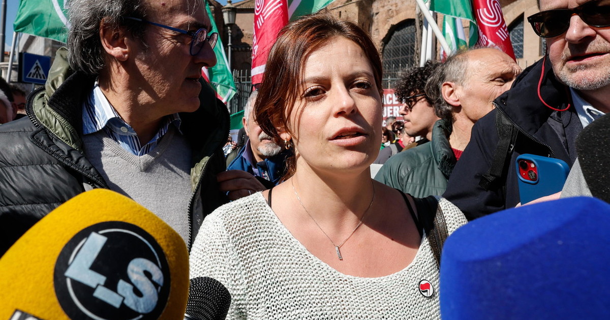 ilaria salis attacca i poliziotti volevano intimidirmi da Liberoquotidiano.it ilaria salis attacca i poliziotti volevano intimidirmi