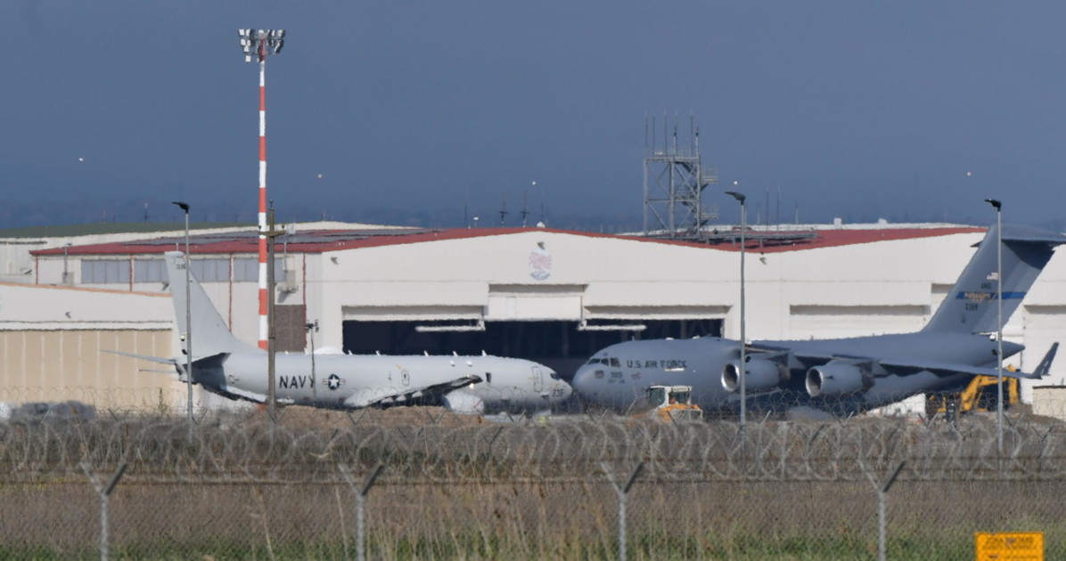 sigonella l indiscrezione crosetto ha negato l uso della base ai bombardieri usa da Liberoquotidiano.it sigonella l indiscrezione crosetto ha negato l uso della base ai bombardieri usa