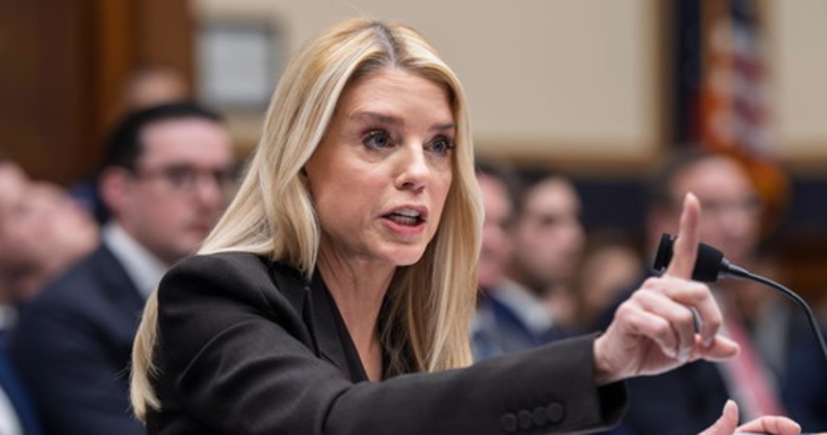 trump licenzia pam bondi faccia a faccia di fuoco rotolano teste alla casa bianca da Liberoquotidiano.it trump licenzia pam bondi faccia a faccia di fuoco rotolano teste alla casa bianca