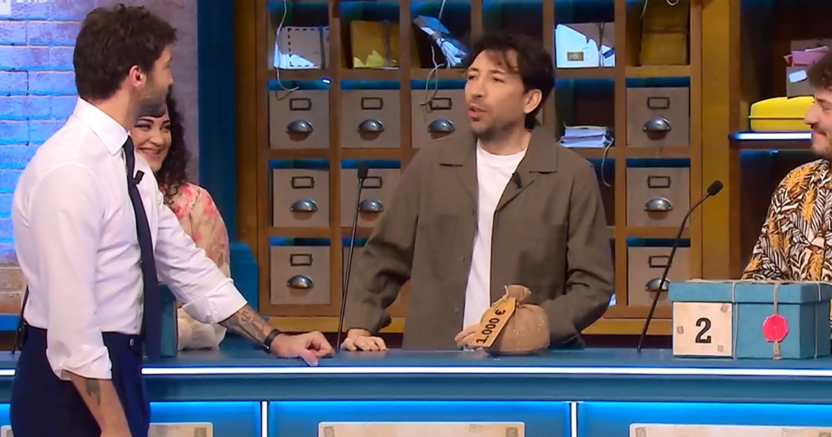 affari tuoi te ne vai de martino spiazza herbert da Liberoquotidiano.it affari tuoi te ne vai de martino spiazza herbert