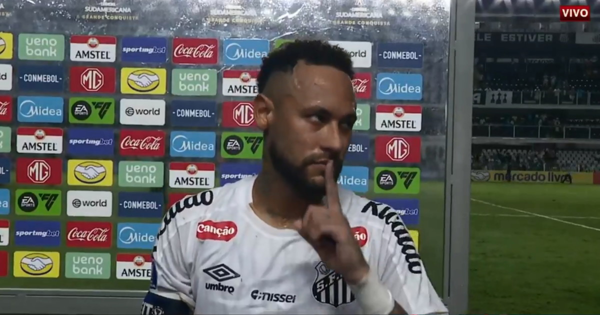 neymar sei grasso il tifoso lo critica e lui perde la testa da Liberoquotidiano.it neymar sei grasso il tifoso lo critica e lui perde la testa