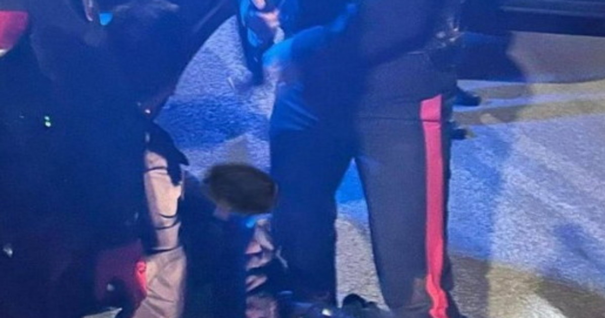 ilaria salis il delirio contro le forze dell ordine in stile george floyd da Liberoquotidiano.it ilaria salis il delirio contro le forze dell ordine in stile george floyd