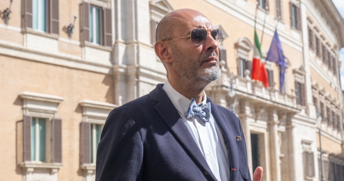 famiglia nel bosco un terremoto legale l ex senatore simone pillon nuovo avvocato difensore da Liberoquotidiano.it famiglia nel bosco un terremoto legale l ex senatore simone pillon nuovo avvocato difensore