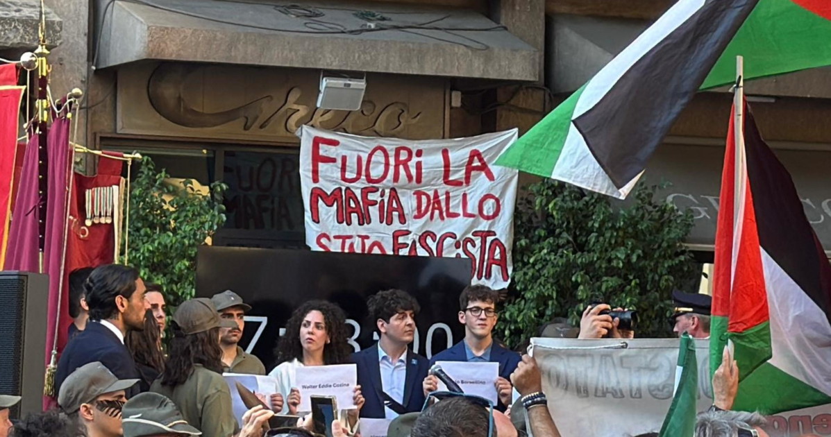 falcone lo striscione a palermo fuori la mafia dallo stato fascista e la sorella maria sbotta da Liberoquotidiano.it falcone lo striscione a palermo fuori la mafia dallo stato fascista e la sorella maria sbotta