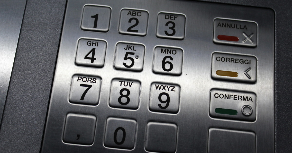 bancomat i controlli sui prelievi quando scatta l allarme del fisco da Liberoquotidiano.it bancomat i controlli sui prelievi quando scatta l allarme del fisco