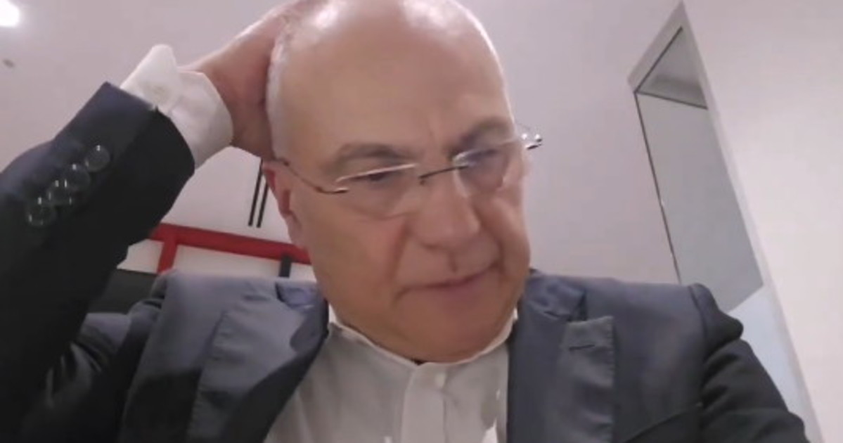 milan mauro suma distrutto quasi in lacrime ripete due sole parole da Liberoquotidiano.it milan mauro suma distrutto quasi in lacrime ripete due sole parole