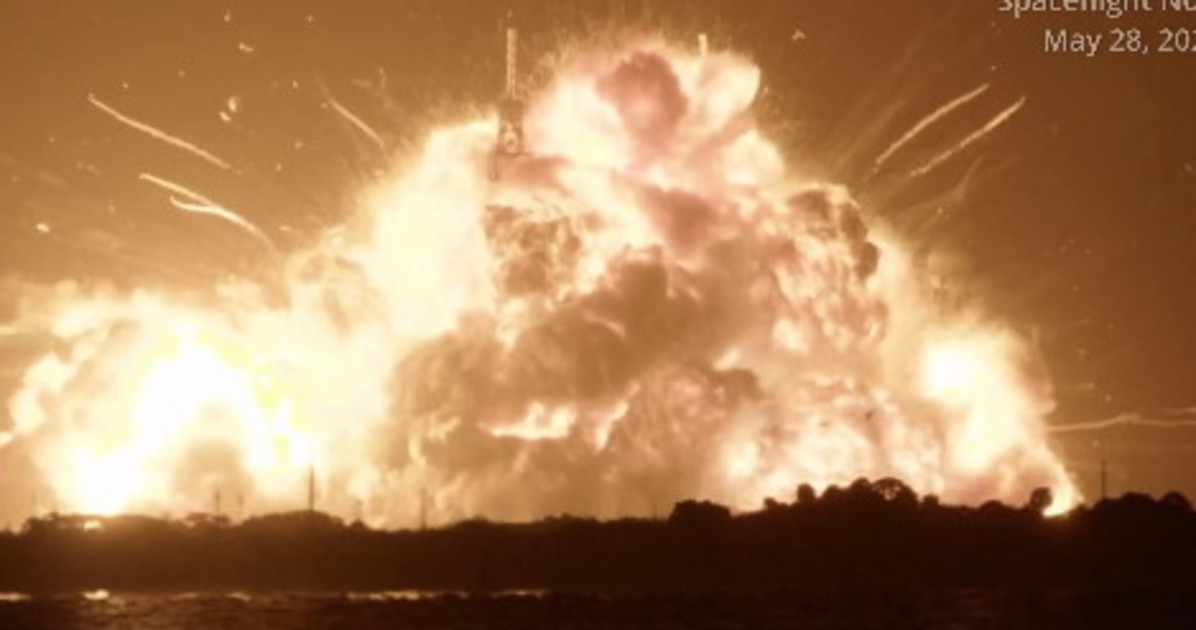 blue origin disastro bezos il razzo esplode in rampa di lancio da Liberoquotidiano.it blue origin disastro bezos il razzo esplode in rampa di lancio