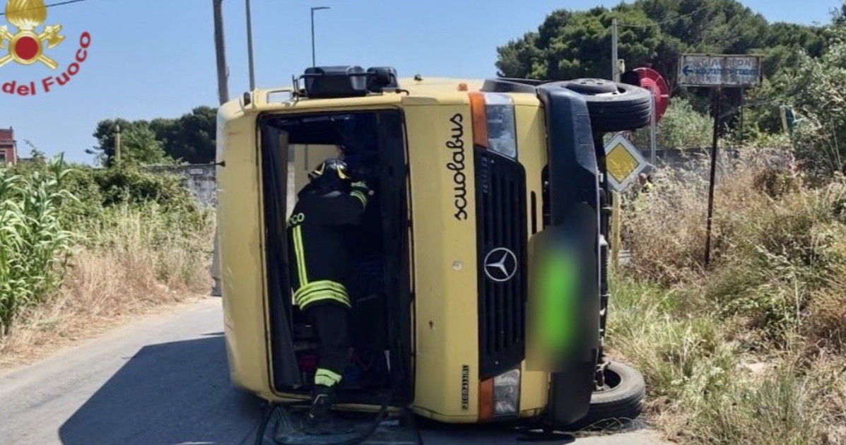 mazara del vallo scuolabus si scontro con un auto 8 bimbi feriti due gravi da Liberoquotidiano.it mazara del vallo scuolabus si scontro con un auto 8 bimbi feriti due gravi