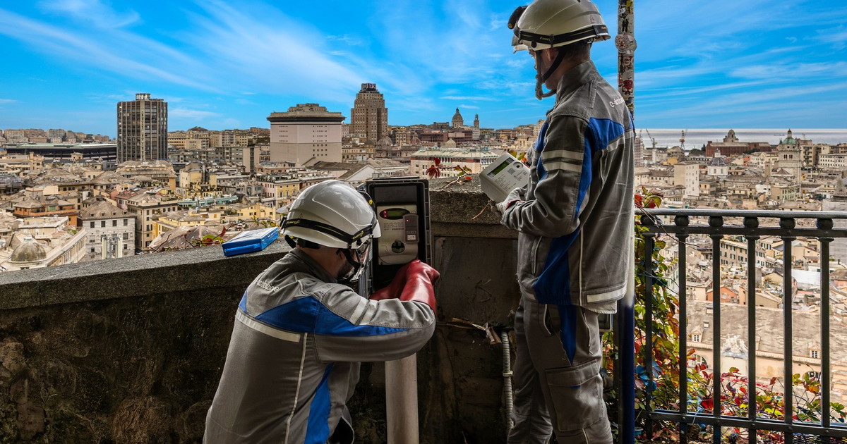 Enel, nuovo vestiario tecnico innovativo per migliaia di dipendenti. È pensato appositamente per migliorare il benessere in sicurezza del personale operativo Enel, nuovo vestiario tecnico innovativo per migliaia di dipendenti. È pensato appositamente per migliorare il benessere in sicurezza del personale operativo