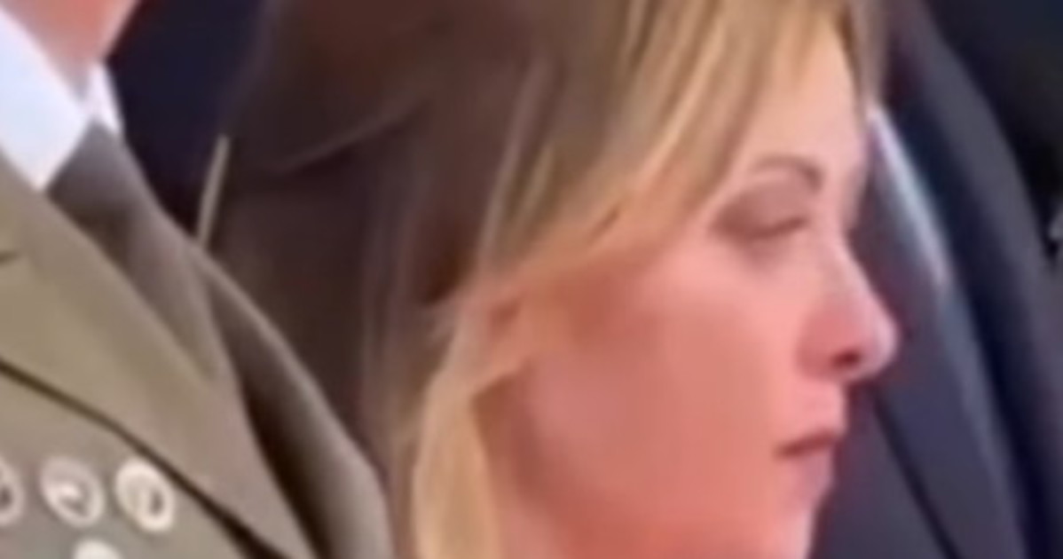 giorgia meloni suonano l inno di mameli e lei piange italiana vera tra i carabinieri da Liberoquotidiano.it giorgia meloni suonano l inno di mameli e lei piange italiana vera tra i carabinieri