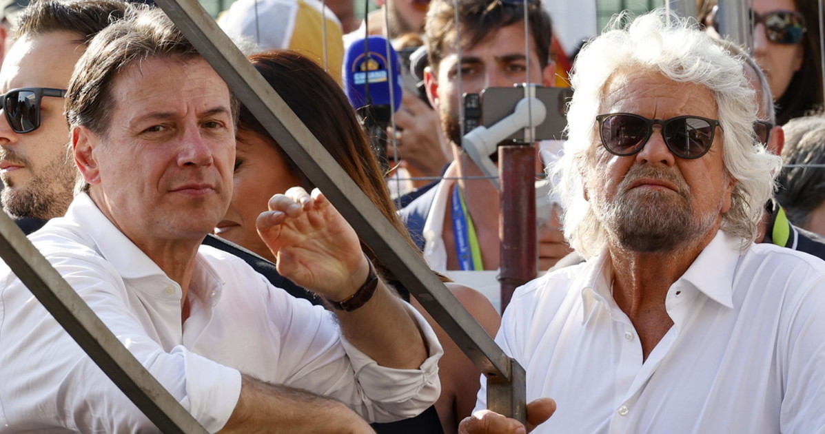 giuseppe conte contro beppe grillo zero chance che il simbolo torni a lui da Liberoquotidiano.it giuseppe conte contro beppe grillo zero chance che il simbolo torni a lui