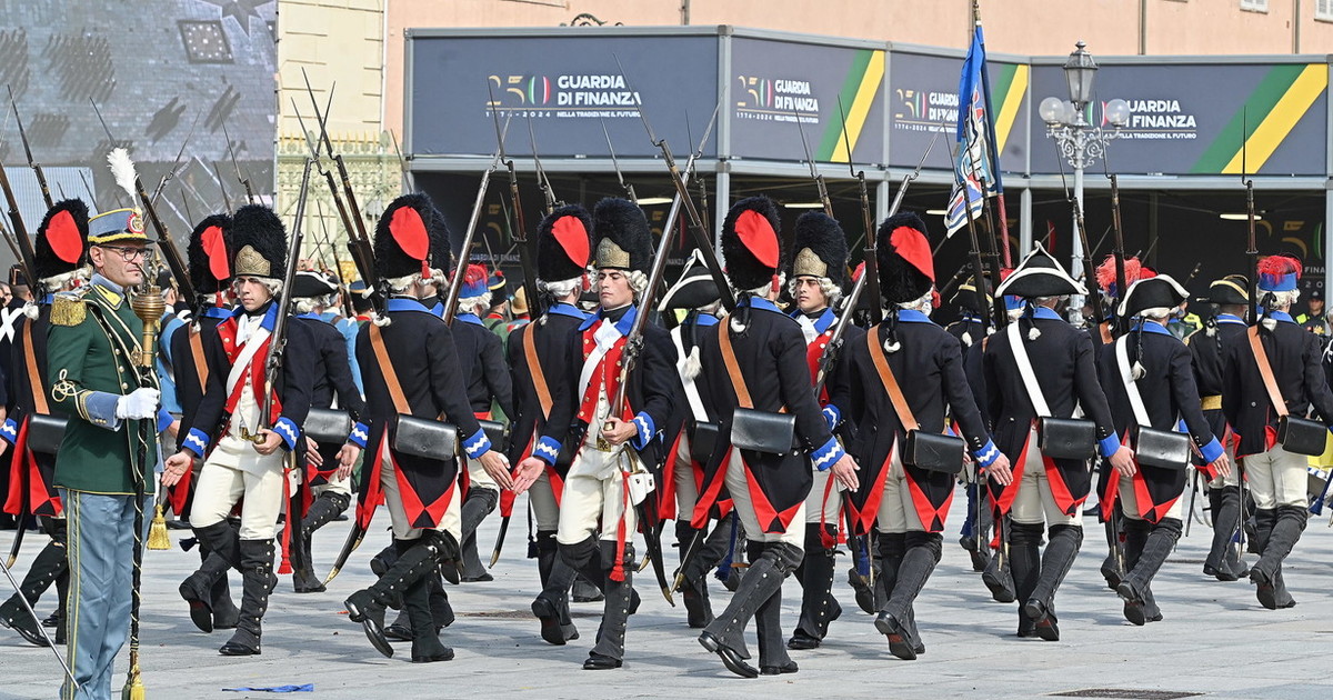 guardia di finanza 252 anni al servizio dell8217italia un baluardo di legalit224 sicurezza e fedelt224 allo stato da Liberoquotidiano.it guardia di finanza 252 anni al servizio dell8217italia un baluardo di legalit224 sicurezza e fedelt224 allo stato