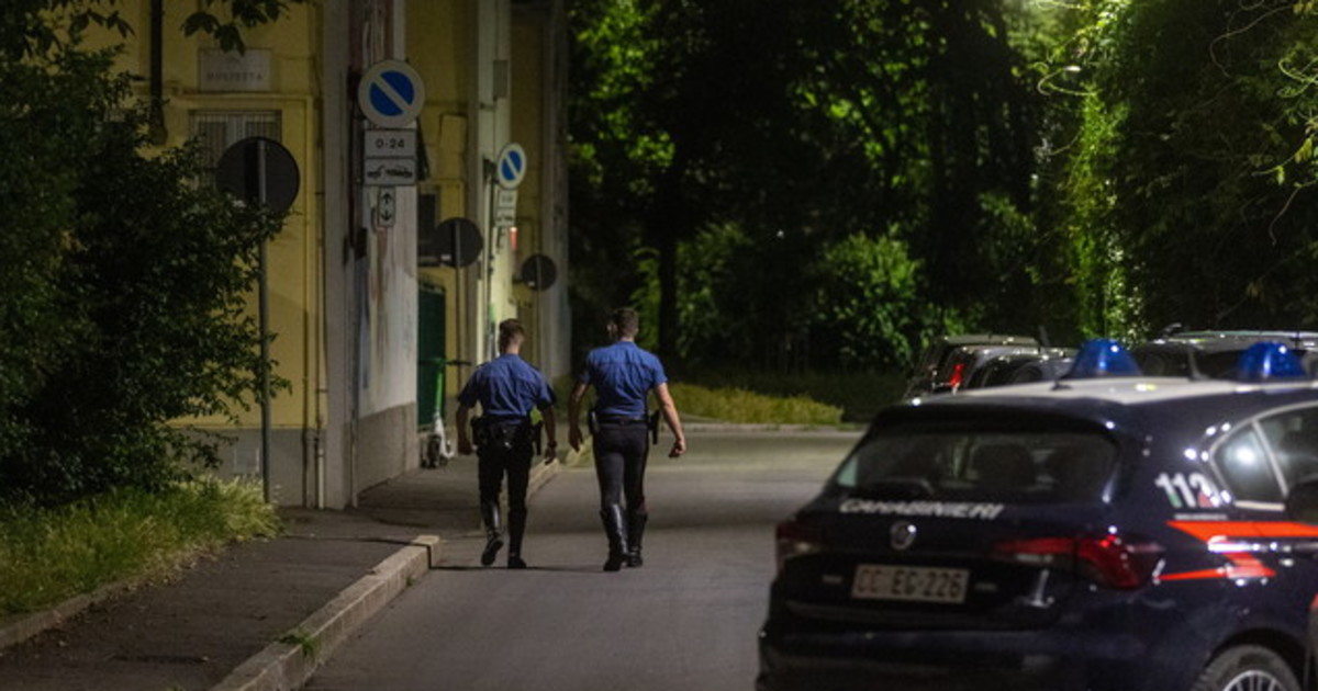 pavia tunisino irrompe a una festa di compleanno con ascia e coltello finisce male da Liberoquotidiano.it pavia tunisino irrompe a una festa di compleanno con ascia e coltello finisce male
