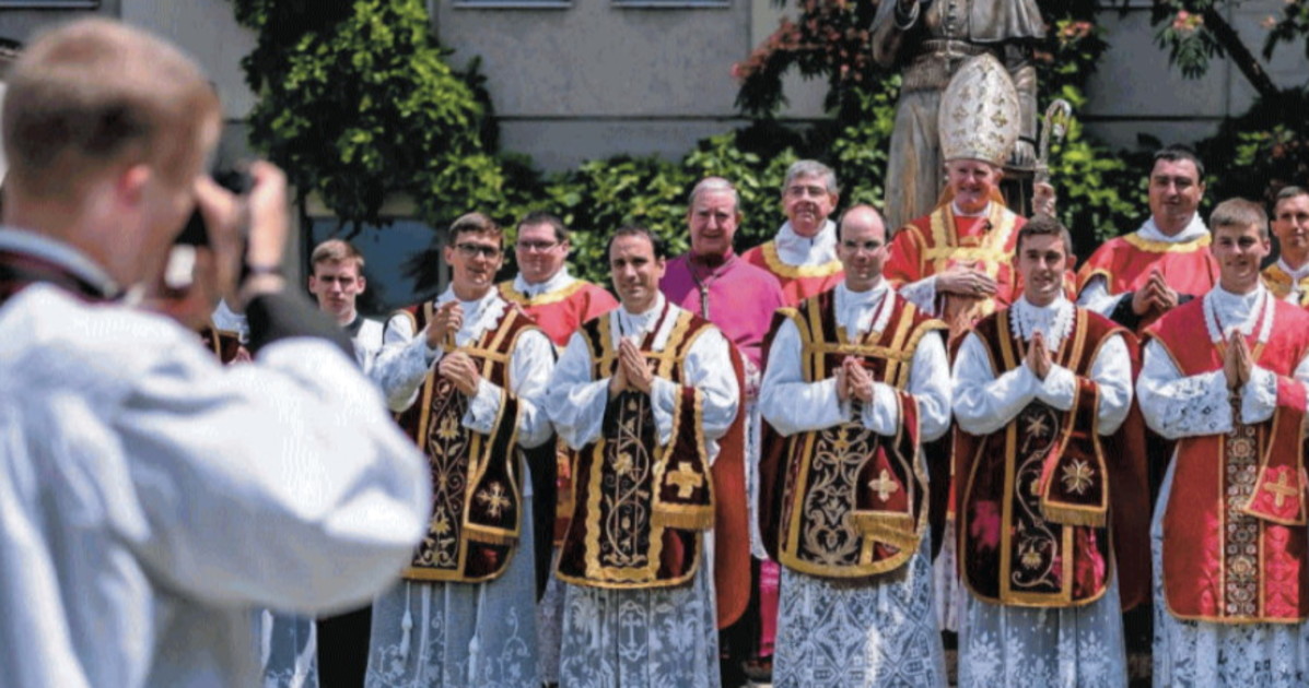 rivolta contro la chiesa accusata di modernismo da Liberoquotidiano.it rivolta contro la chiesa accusata di modernismo