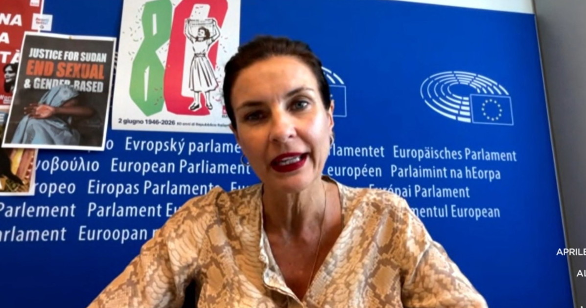 alessandra moretti fango e insulti contro vittorio feltri qual 232 la sua cifra da Liberoquotidiano.it alessandra moretti fango e insulti contro vittorio feltri qual 232 la sua cifra