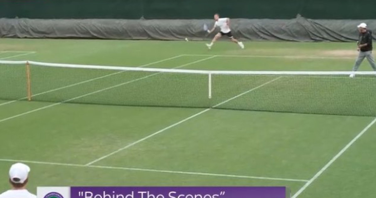jannik sinner incredibile a wimbledon asfalta 2 sparring partner in pochi minuti da Liberoquotidiano.it jannik sinner incredibile a wimbledon asfalta 2 sparring partner in pochi minuti