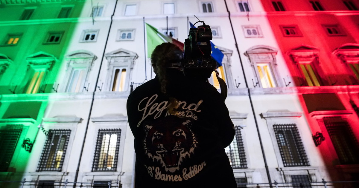 supermedia testa a testa tra le coalizioni l incognita che inguaia il pd da Liberoquotidiano.it supermedia testa a testa tra le coalizioni l incognita che inguaia il pd