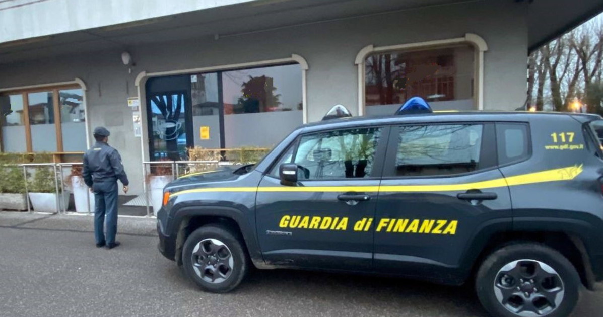 reddito di cittadinanza maxi truffa a bari ecco chi lo incassava da Liberoquotidiano.it reddito di cittadinanza maxi truffa a bari ecco chi lo incassava