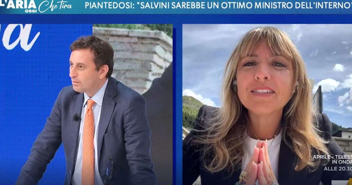 l aria che tira sardone incalza parenzo grafica terribile con toninelli non la ricordo da Liberoquotidiano.it l aria che tira sardone incalza parenzo grafica terribile con toninelli non la ricordo