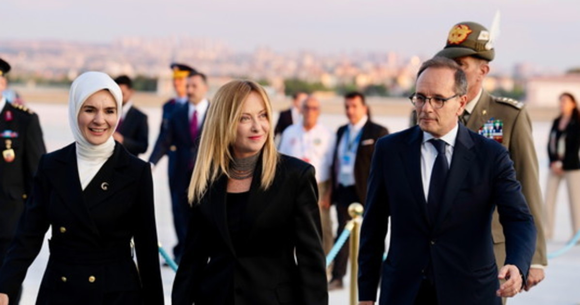 meloni e trump ad ankara il tavolo blindatissimo cosa filtra dal vertice nato da Liberoquotidiano.it meloni e trump ad ankara il tavolo blindatissimo cosa filtra dal vertice nato