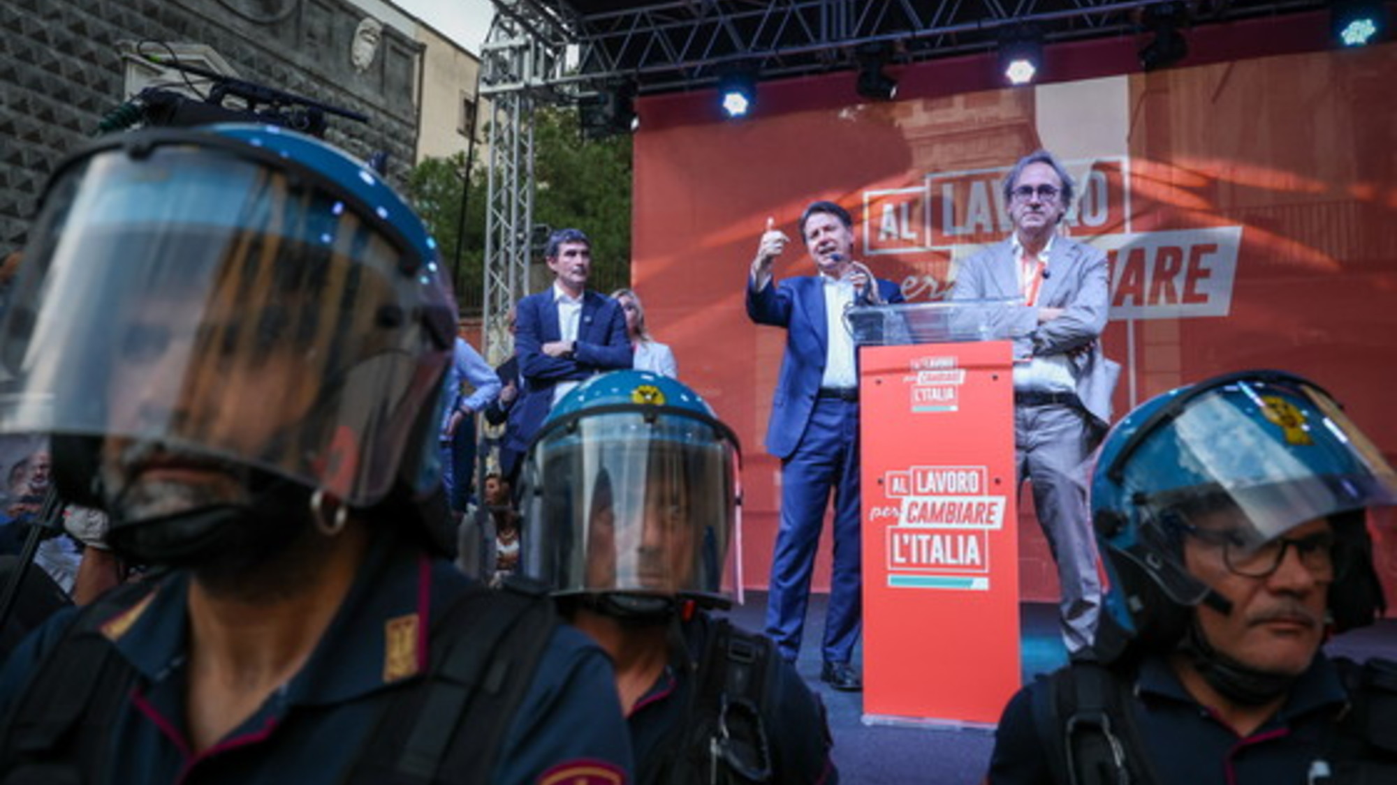 campo largo contestato a napoli secondo voi arriveranno uniti alle elezioni politiche da Liberoquotidiano.it campo largo contestato a napoli secondo voi arriveranno uniti alle elezioni politiche