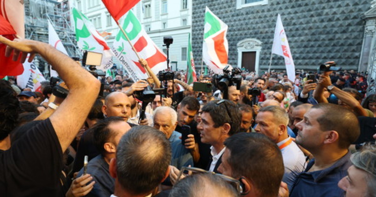 campo largo cortocircuito nella piazza rossa si accusano di fascismo pure tra loro da Liberoquotidiano.it campo largo cortocircuito nella piazza rossa si accusano di fascismo pure tra loro